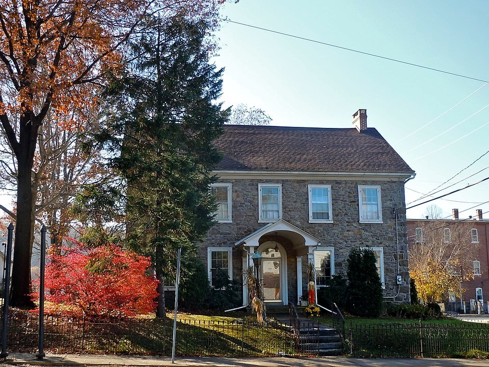 Professional Lawn Maintenance in Green Lane, PA